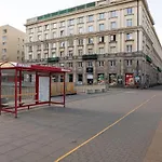 Metro Politechnika Cosy By Bookinghost Lägenhet