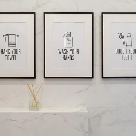 Metro Politechnika Cosy By Bookinghost アパート *