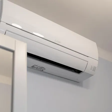 Metro Politechnika Cosy By Bookinghost * ワルシャワ