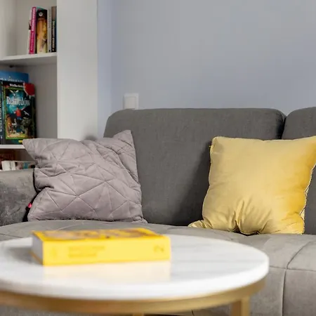 Metro Politechnika Cosy By Bookinghost アパート ワルシャワ